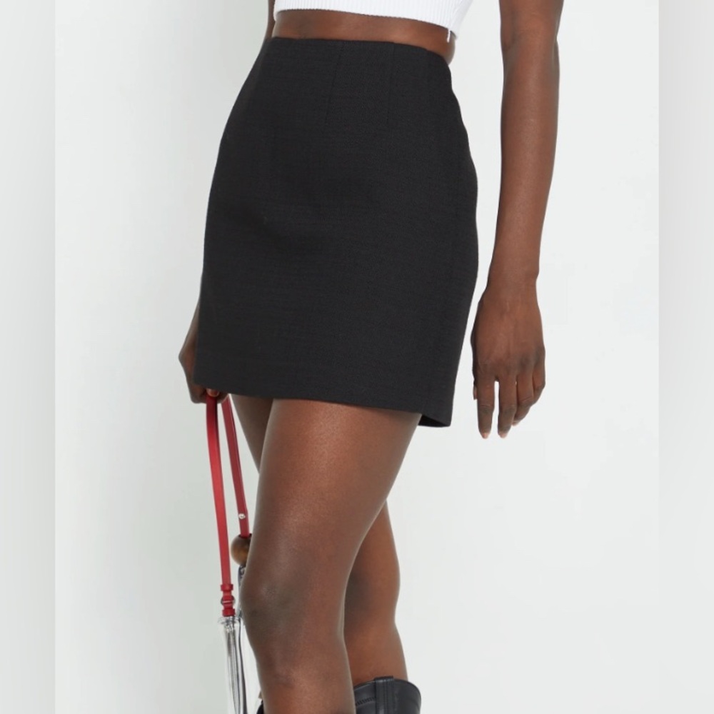 NWT Kourt Kinsley Tweed-y Mini Skirt w Pockets in Black - Size 6